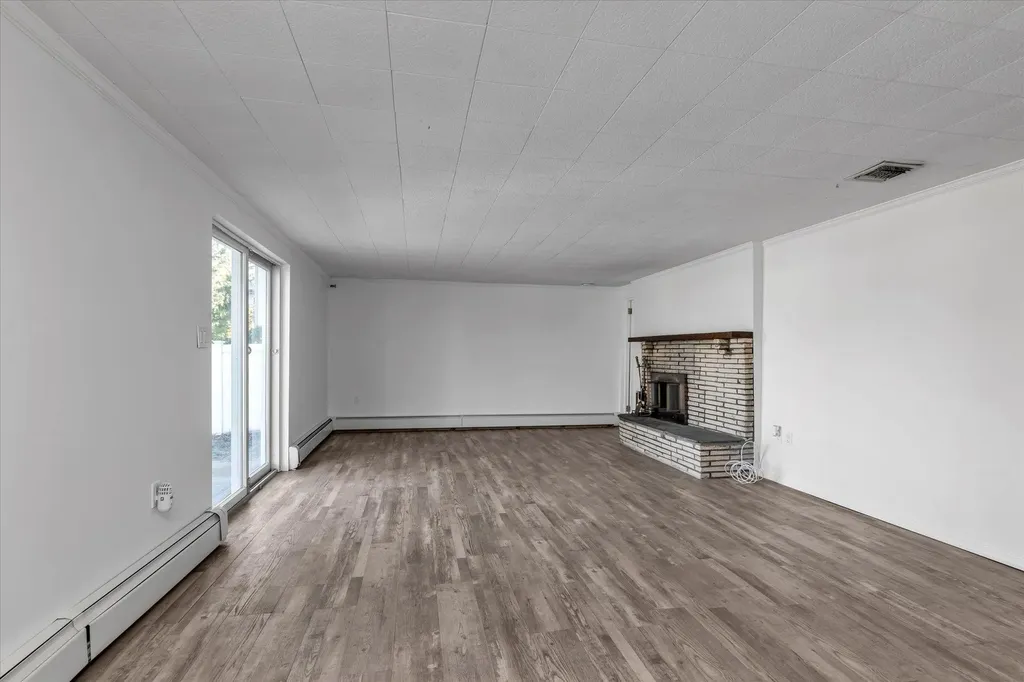 16 Beverly Road Wantagh NY 11793