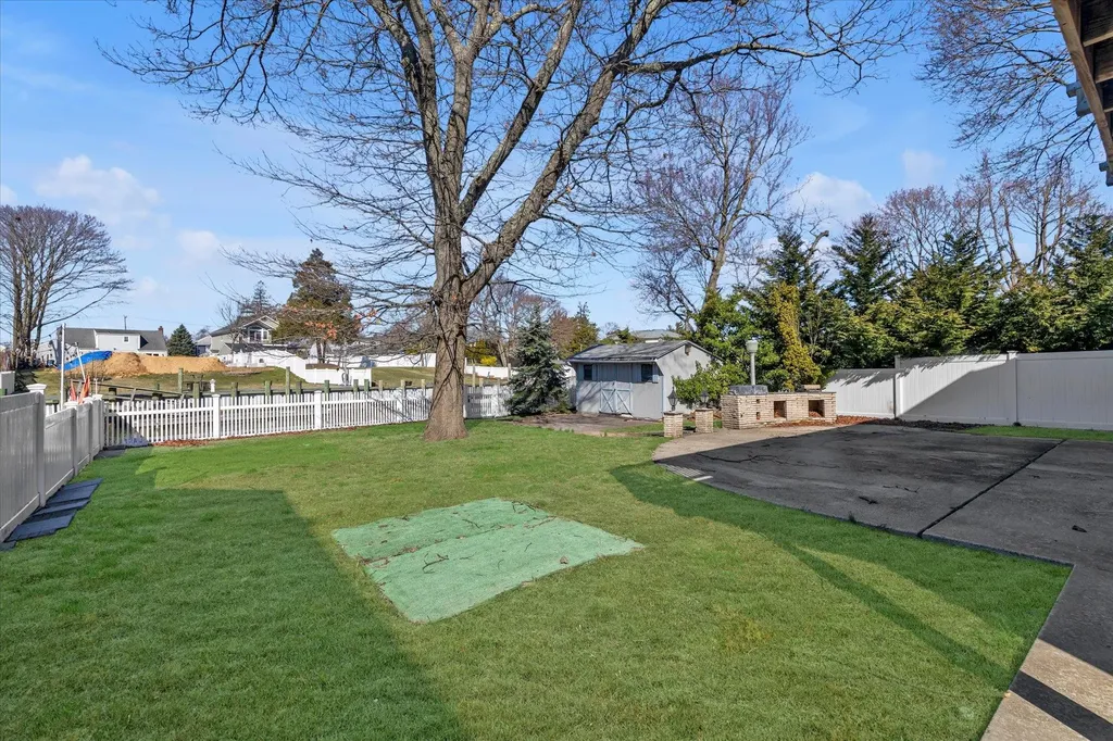 16 Beverly Road Wantagh NY 11793