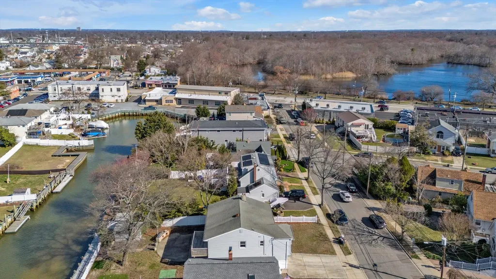 16 Beverly Road Wantagh NY 11793