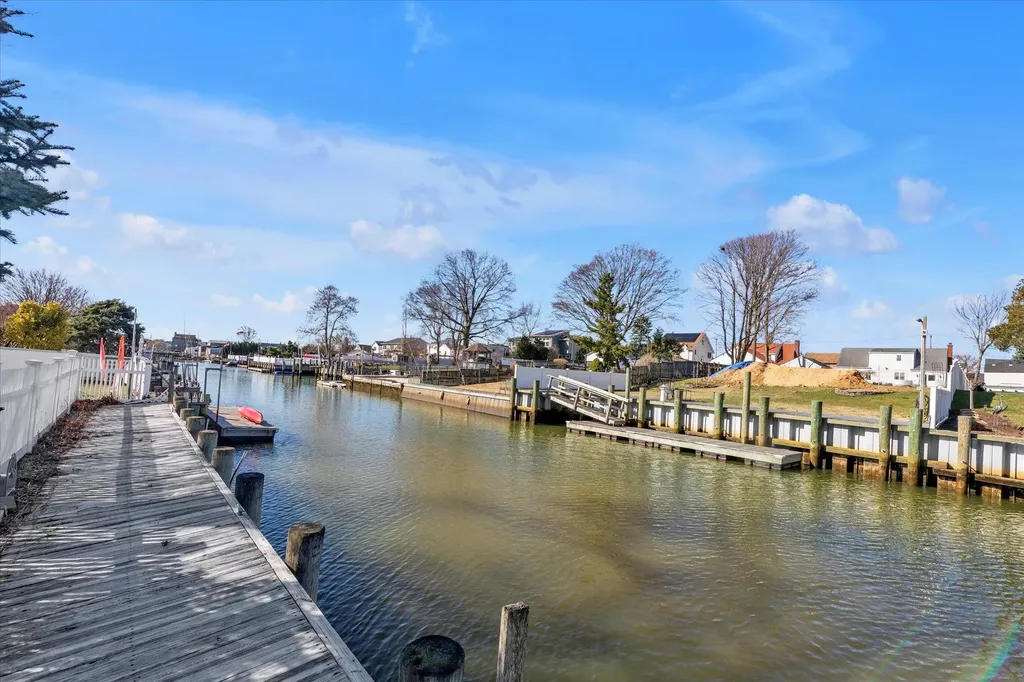 16 Beverly Road Wantagh NY 11793
