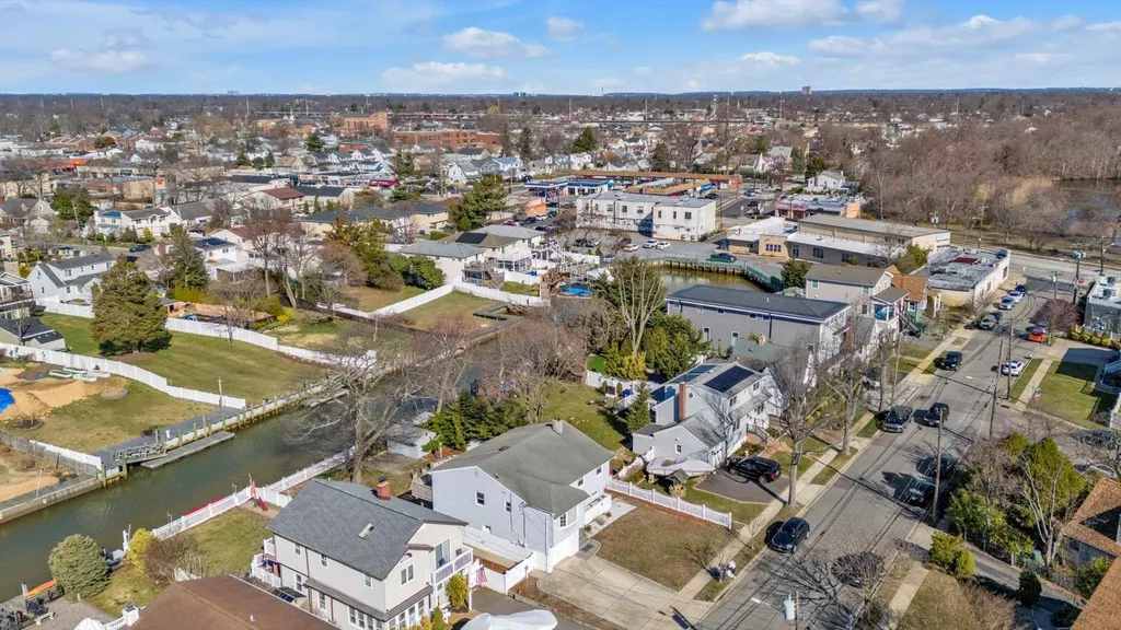 16 Beverly Road Wantagh NY 11793