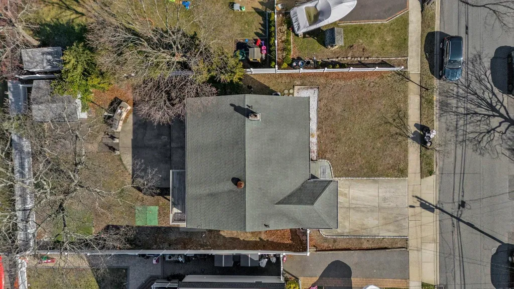 16 Beverly Road Wantagh NY 11793