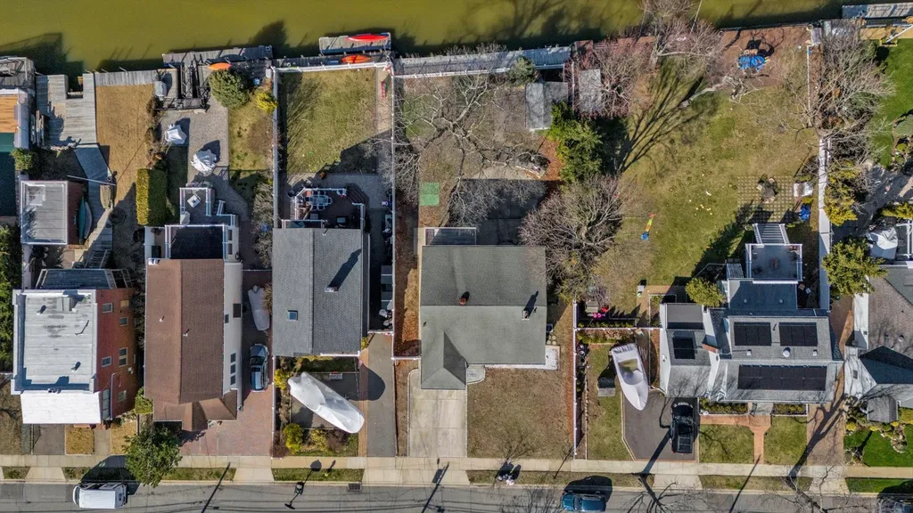 16 Beverly Road Wantagh NY 11793
