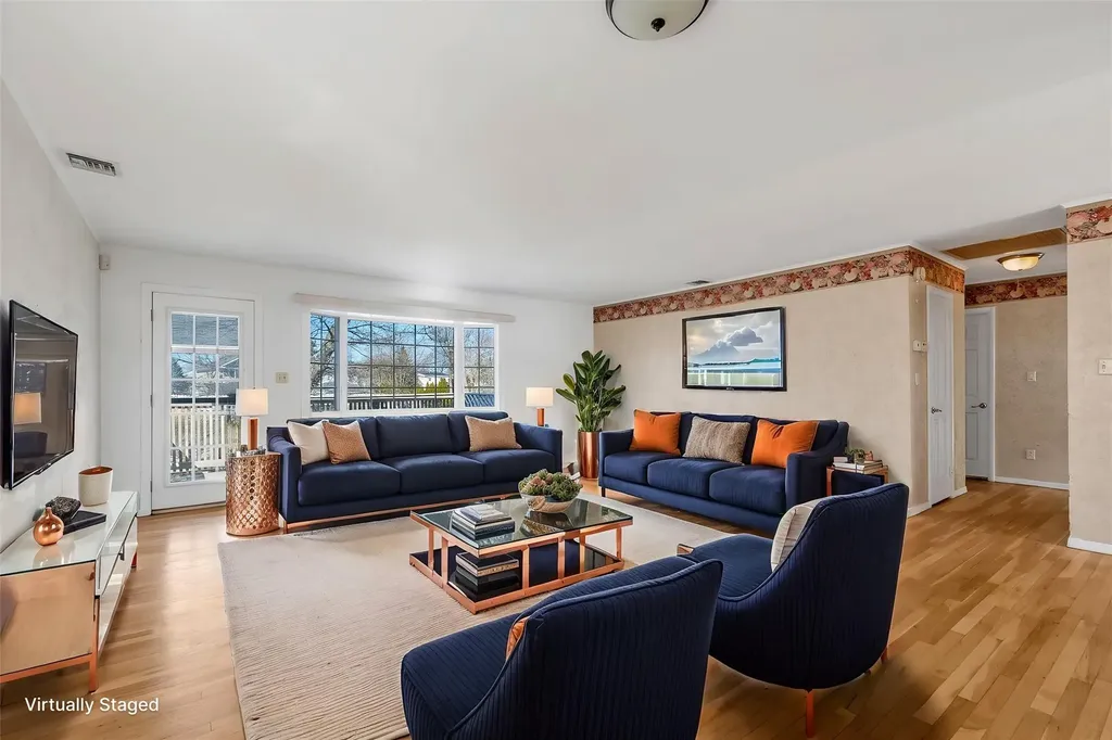 16 Beverly Road Wantagh NY 11793