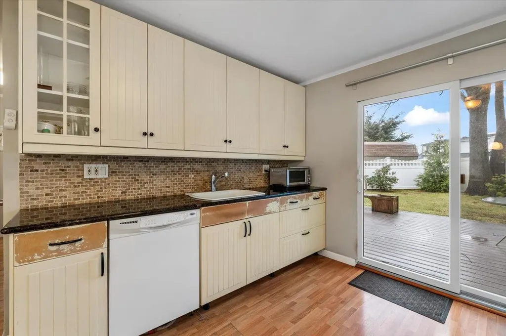 23 Croyden Drive Massapequa NY 11758