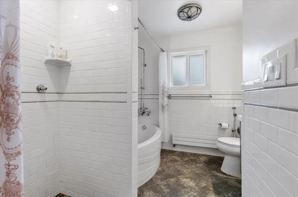 23 Croyden Drive Massapequa NY 11758