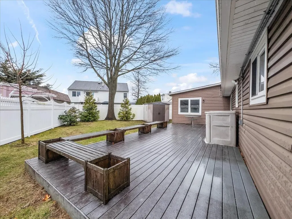 23 Croyden Drive Massapequa NY 11758