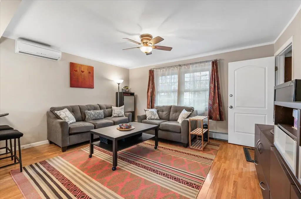 23 Croyden Drive Massapequa NY 11758