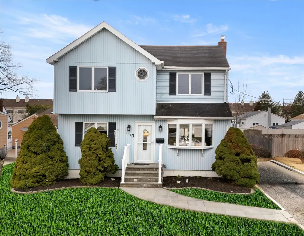 249 Phyllis Babylon NY 11757