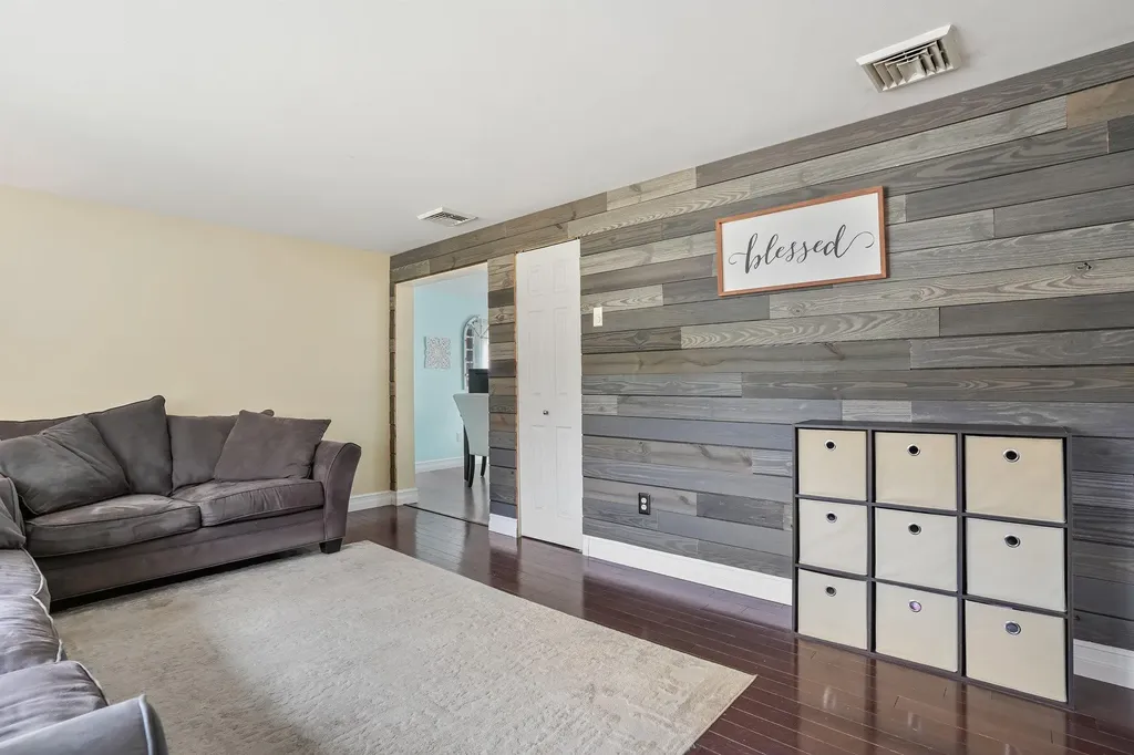 28 Sterling Road Carmel NY 10512