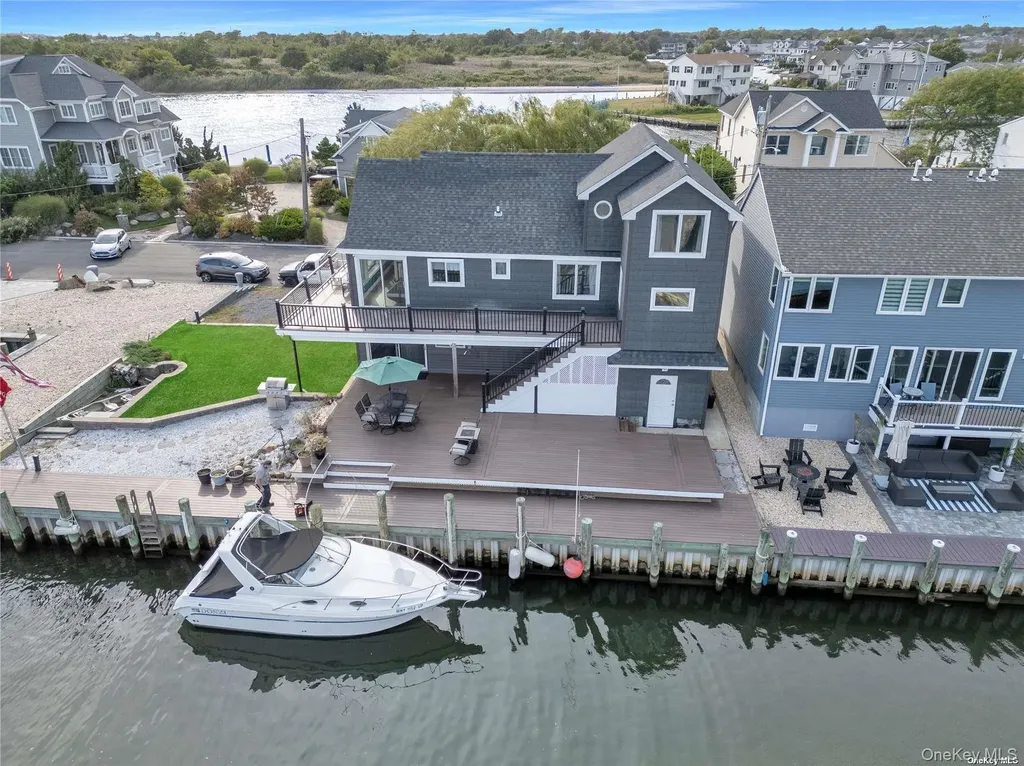Lindenhurst NY 11757