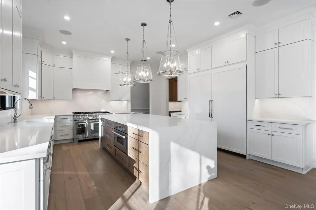 30 Main Parkway Plainview NY 11803