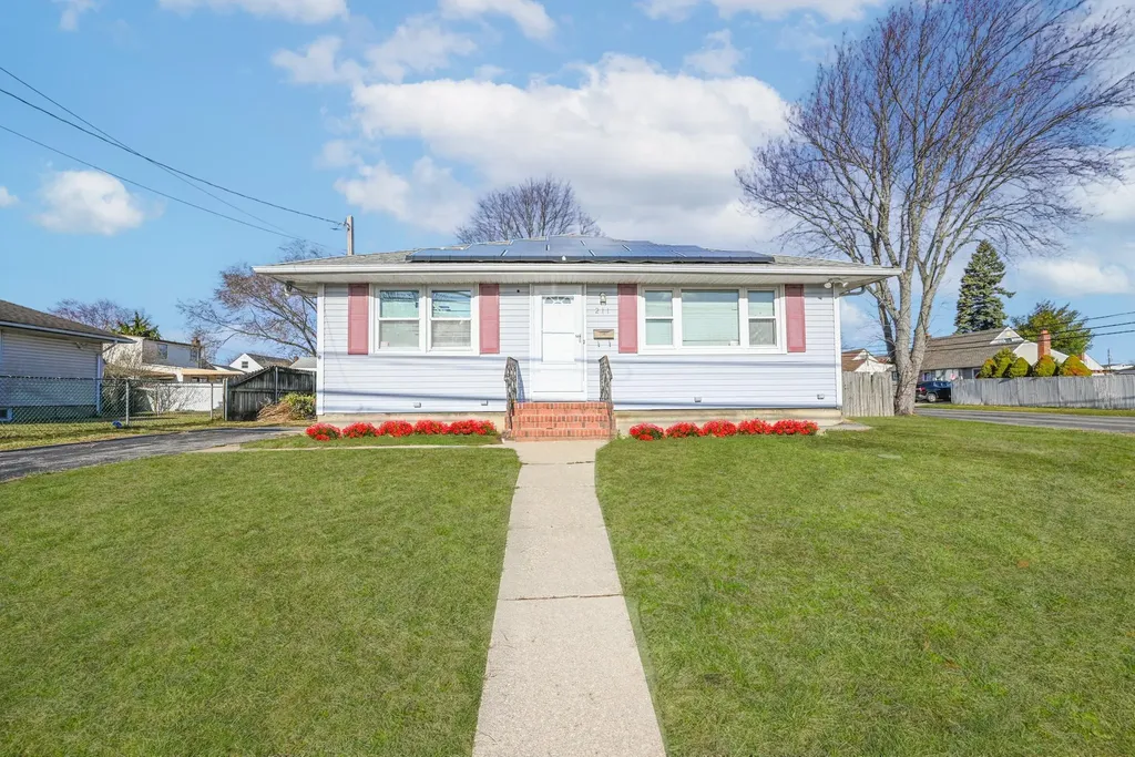 211 Albany Avenue Babylon NY 11757