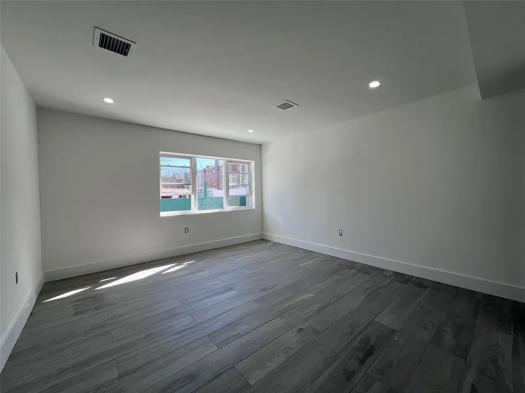 4149 Edson Avenue Bronx NY 10466