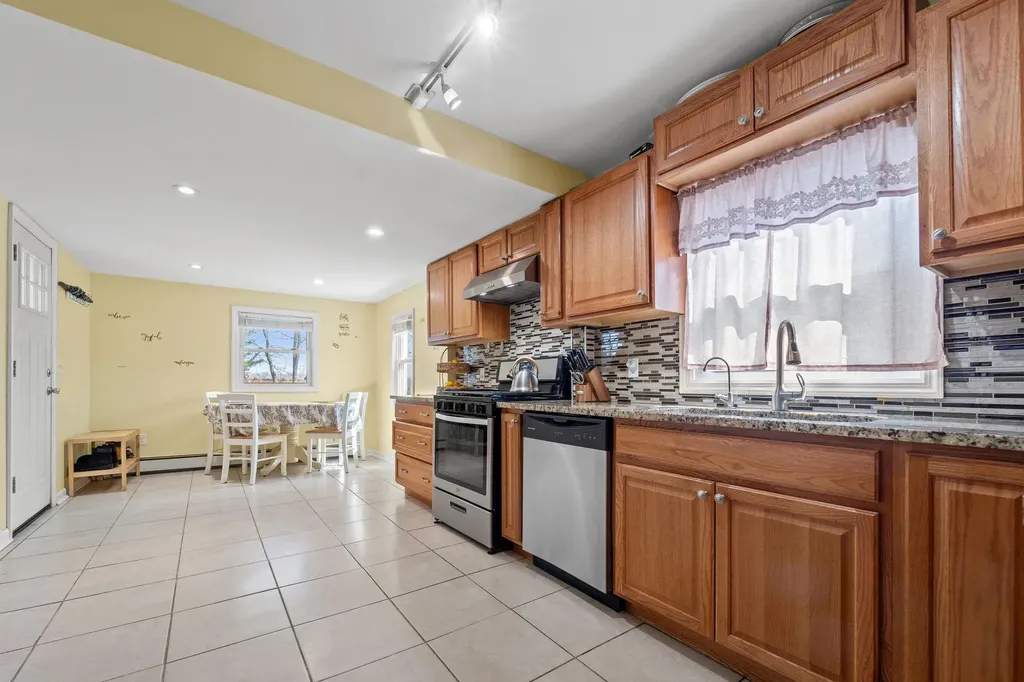 6 Duffy Court Central Islip NY 11722