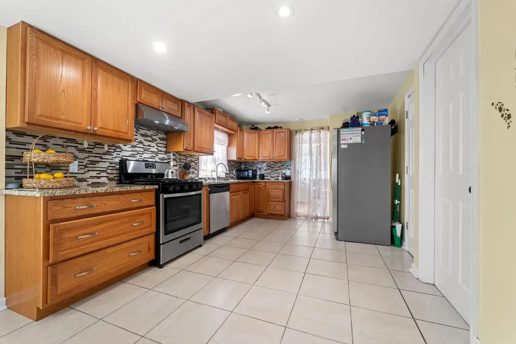 6 Duffy Court Central Islip NY 11722