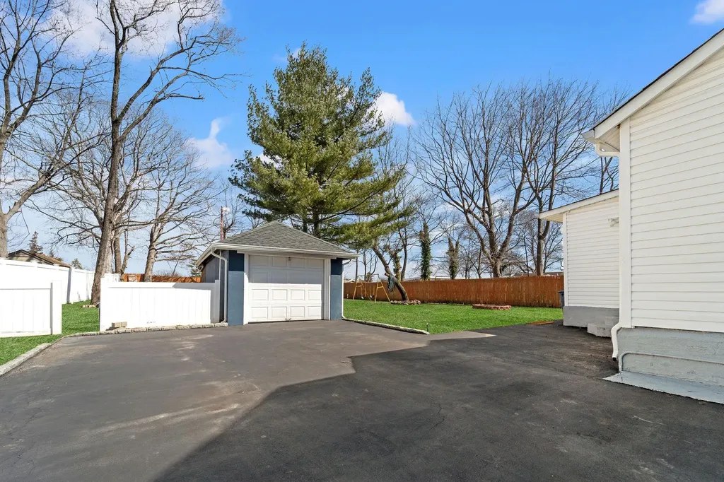 6 Duffy Court Central Islip NY 11722