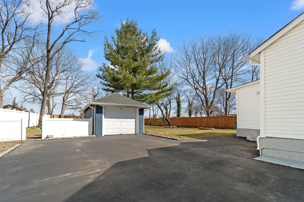 6 Duffy Court Central Islip NY 11722