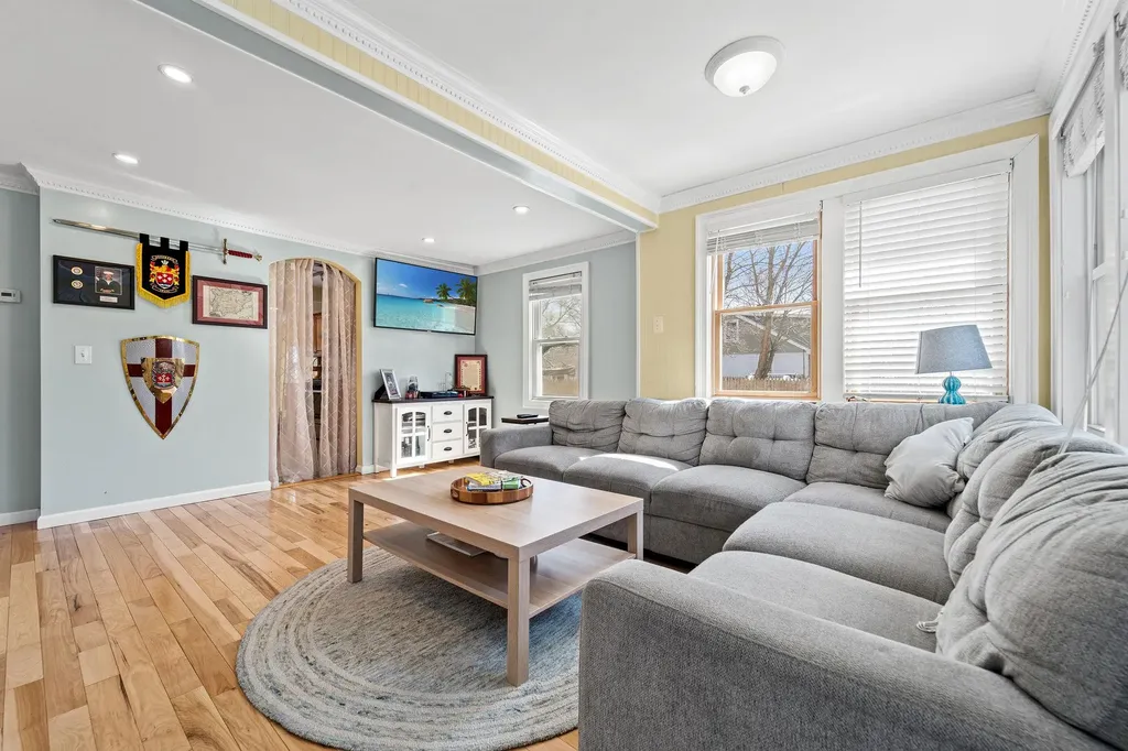 6 Duffy Court Central Islip NY 11722