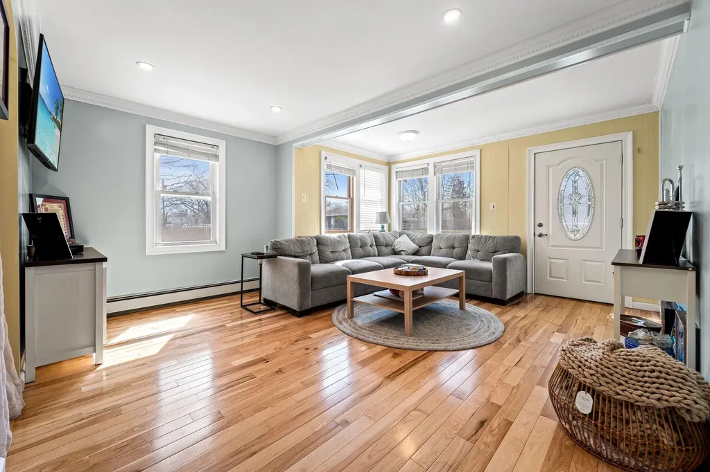 6 Duffy Court Central Islip NY 11722