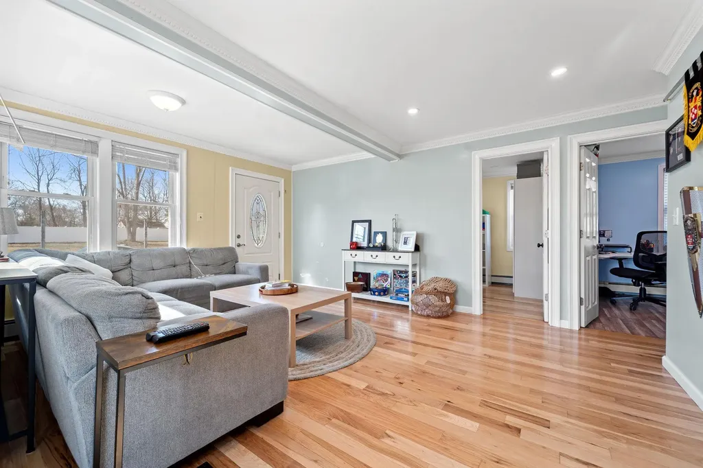 6 Duffy Court Central Islip NY 11722