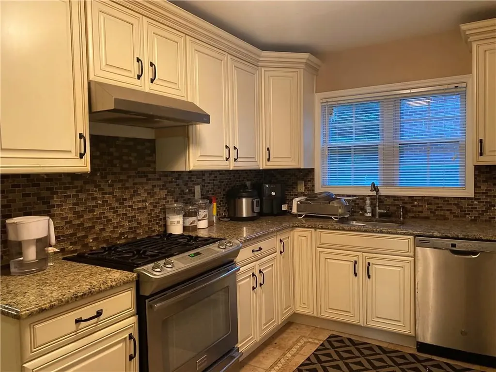 63 Algonquin Road Yonkers NY 10710