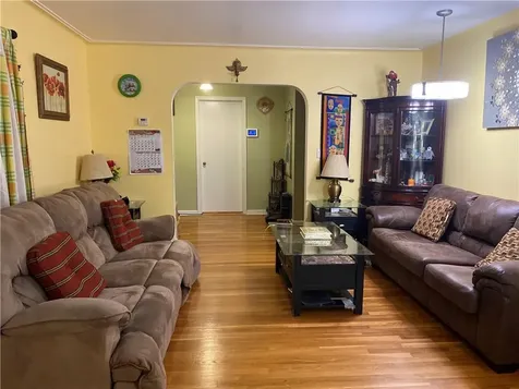 63 Algonquin Road Yonkers NY 10710