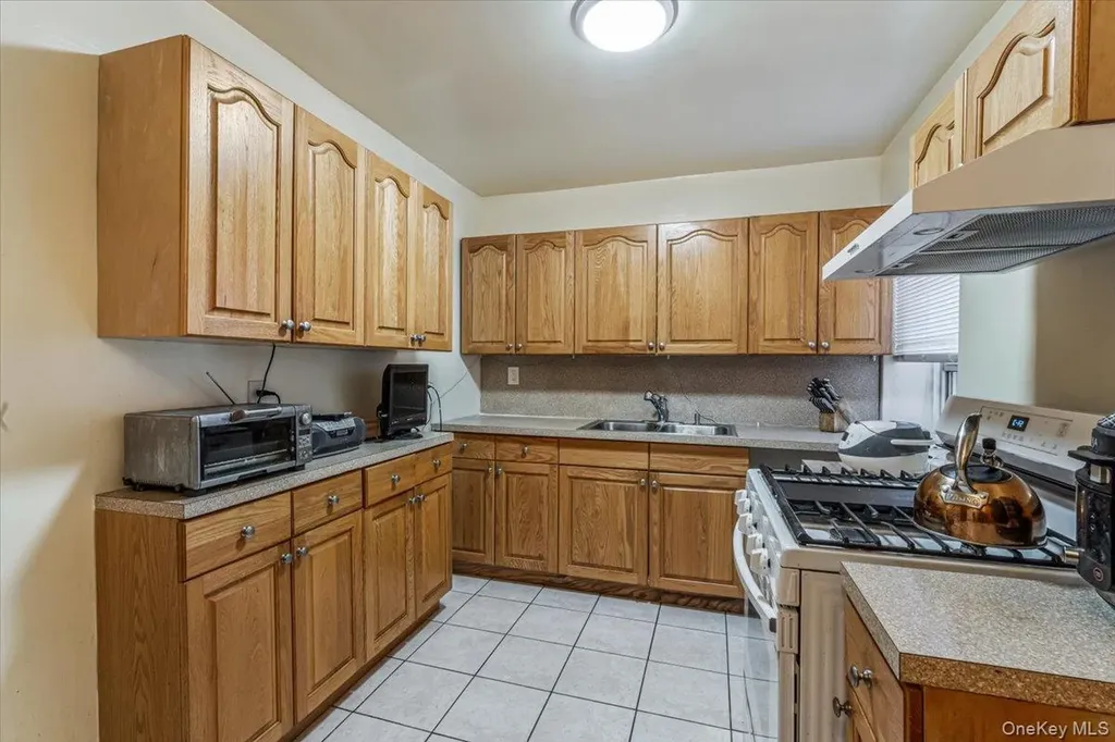 144-60 Gravett Road Flushing NY 11367