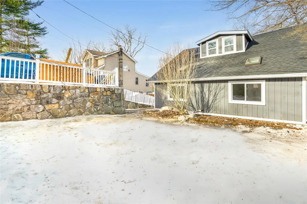 30 Shawnee Road Putnam Valley NY 10579