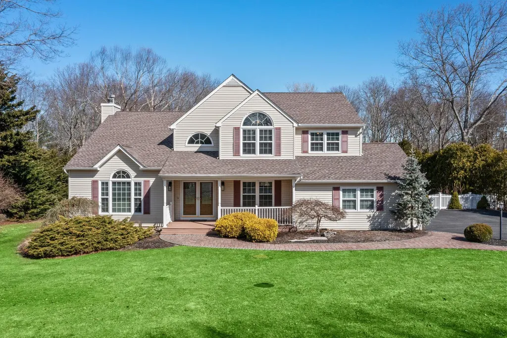 3 Kimberly Court Manorville NY 11949