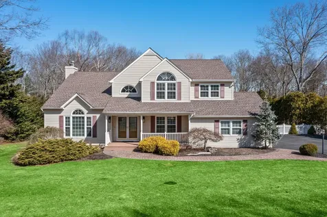 3 Kimberly Court Manorville NY 11949