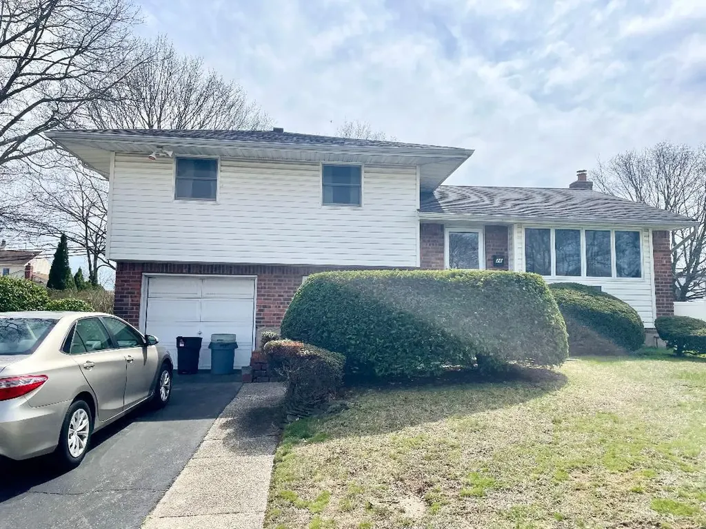 26 Violet Lane Commack NY 11725