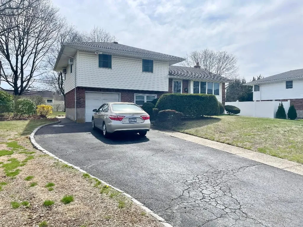 26 Violet Lane Commack NY 11725