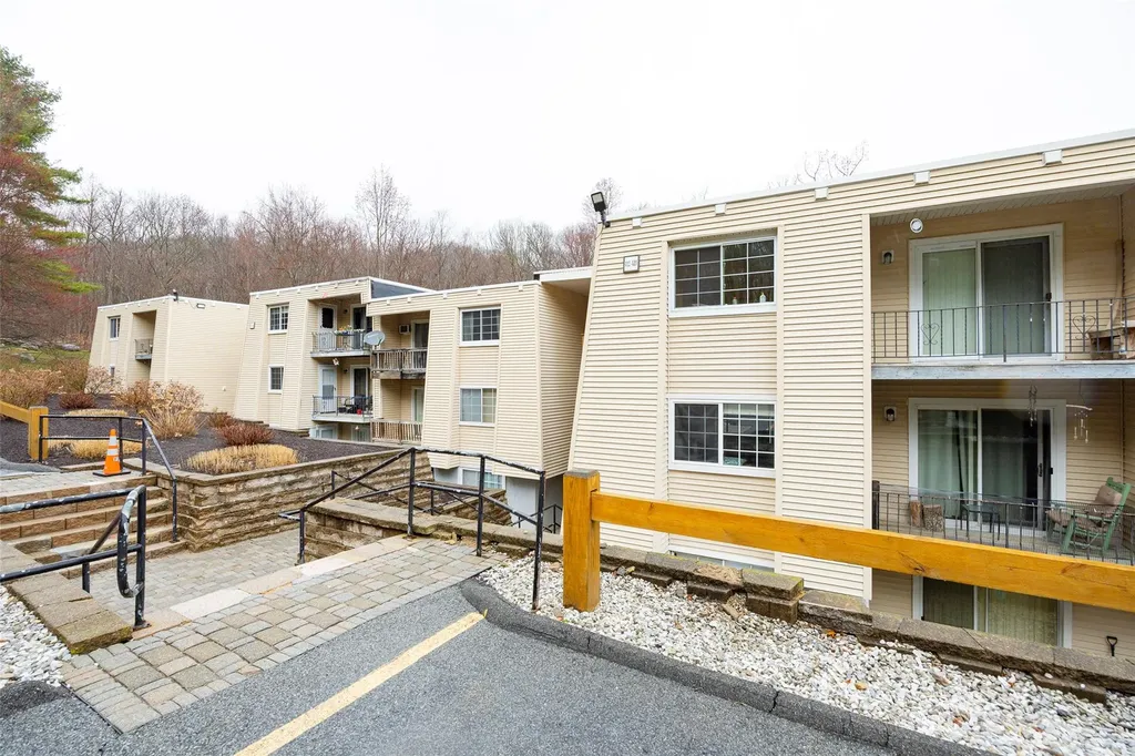 416 Fox Run Lane Carmel NY 10512