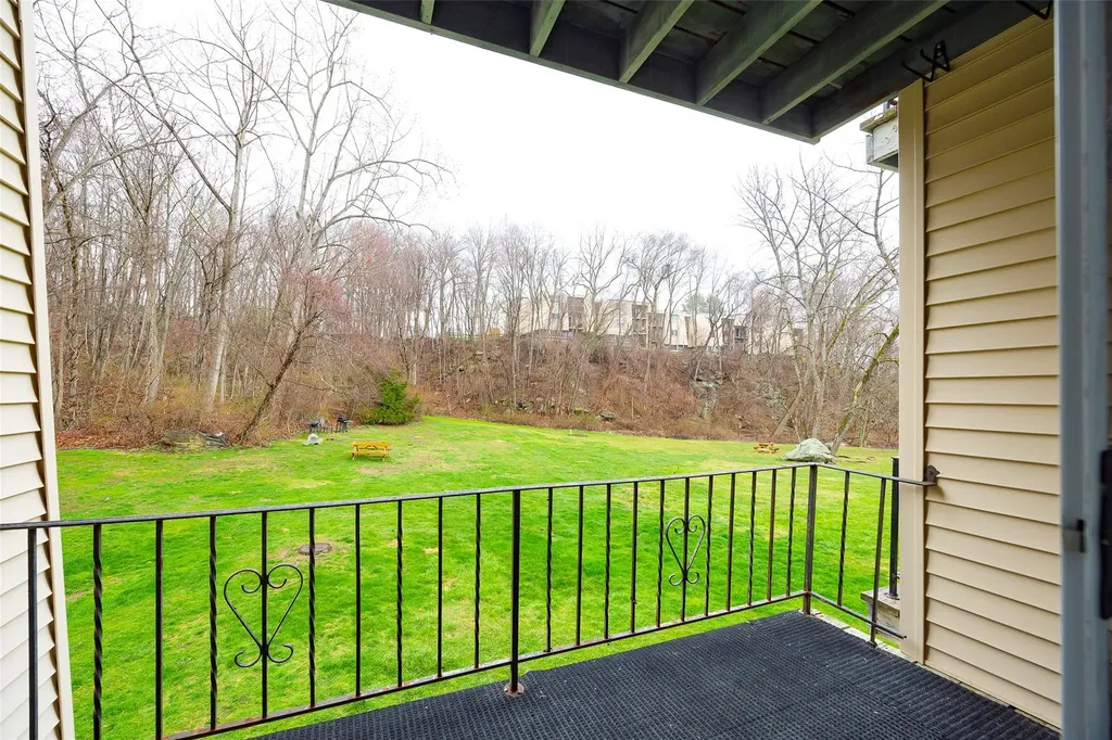 416 Fox Run Lane Carmel NY 10512