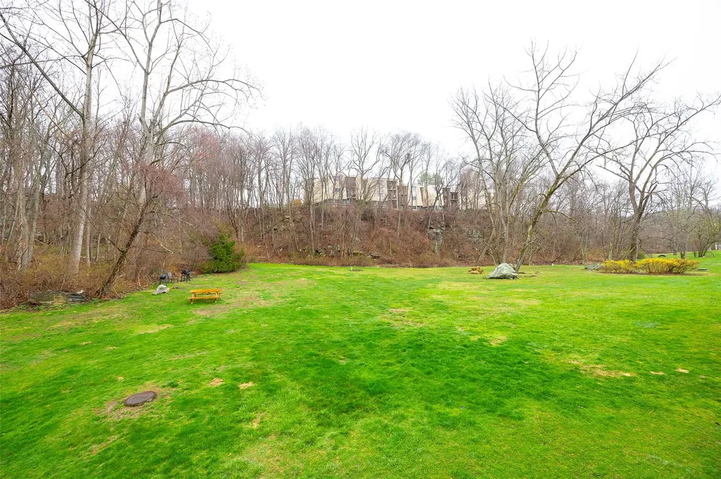 416 Fox Run Lane Carmel NY 10512