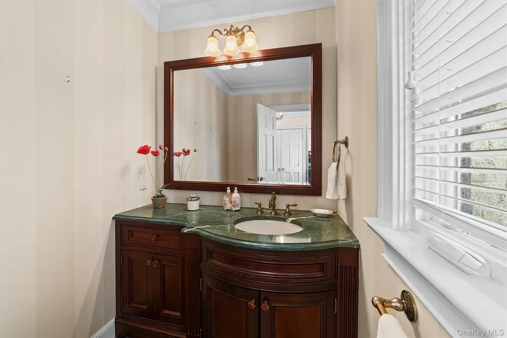 52 Oakledge Road Bronxville NY 10708