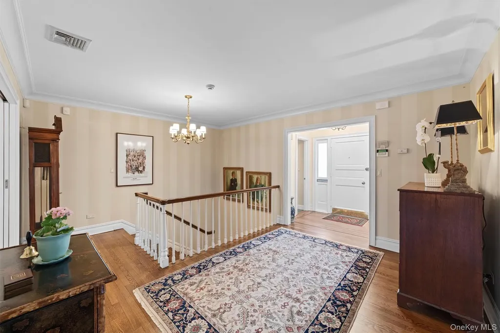 52 Oakledge Road Bronxville NY 10708