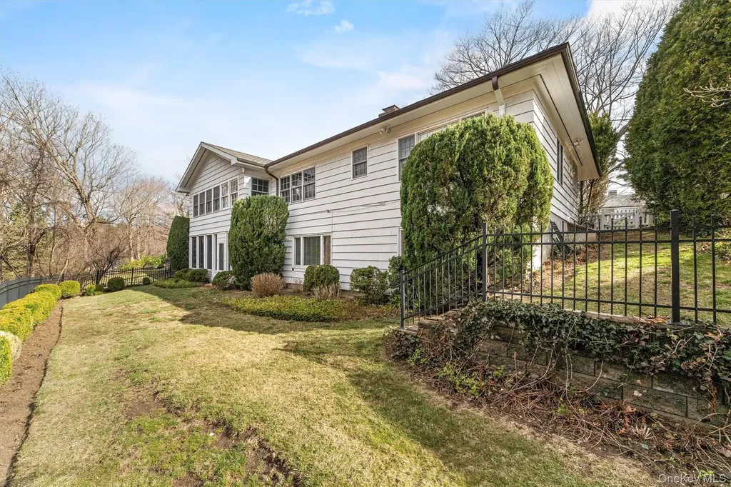 52 Oakledge Road Bronxville NY 10708
