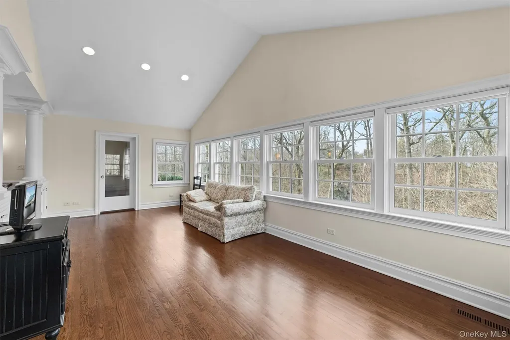 52 Oakledge Road Bronxville NY 10708