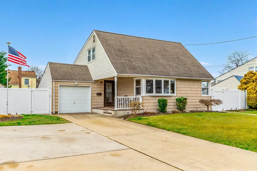 530 Goodrich Avenue Babylon NY 11703