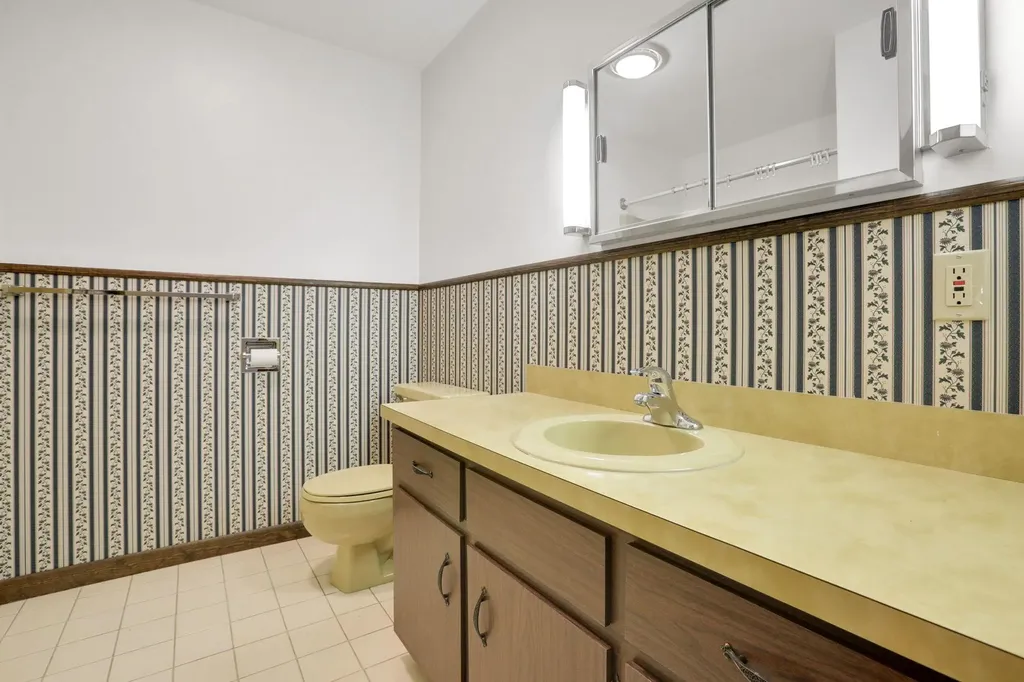 24 Rivka Road Saugerties NY 12477