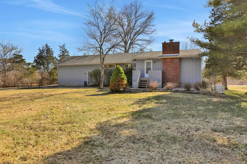 24 Rivka Road Saugerties NY 12477