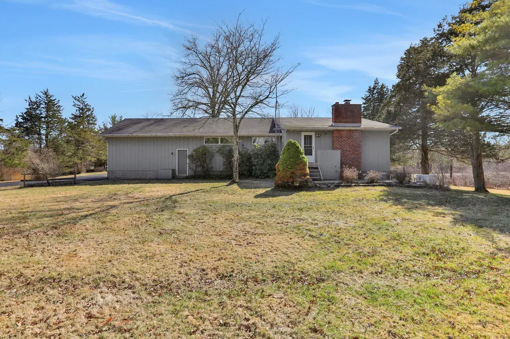 24 Rivka Road Saugerties NY 12477