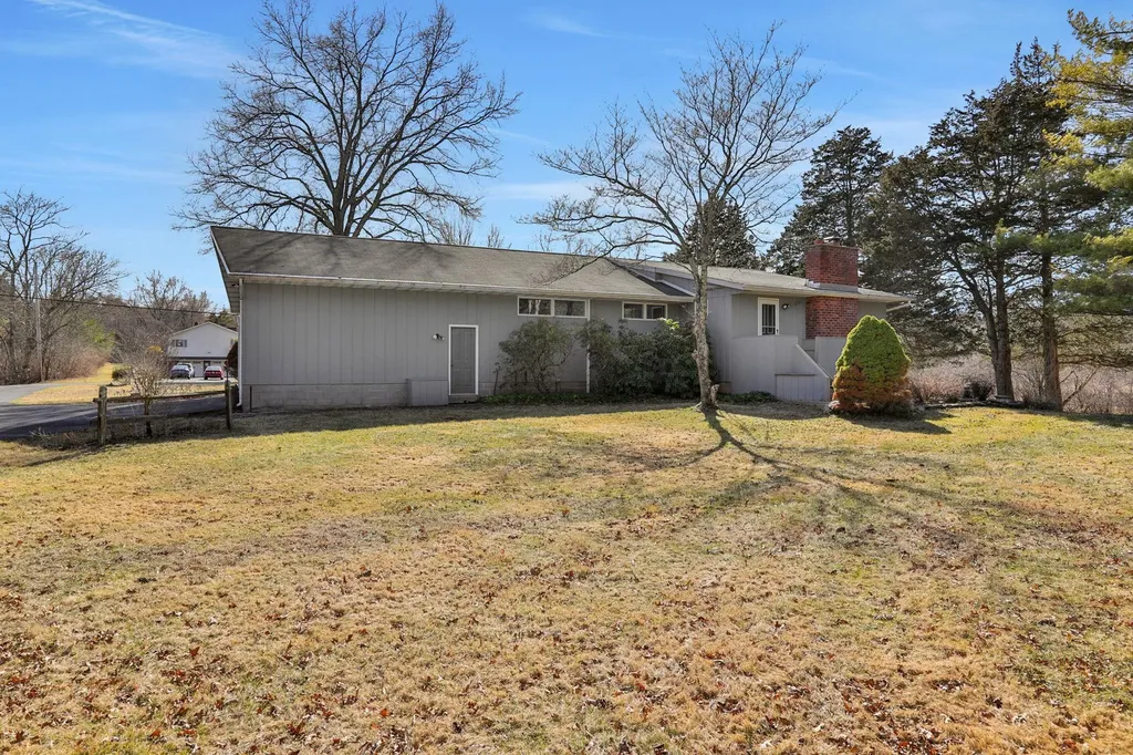24 Rivka Road Saugerties NY 12477