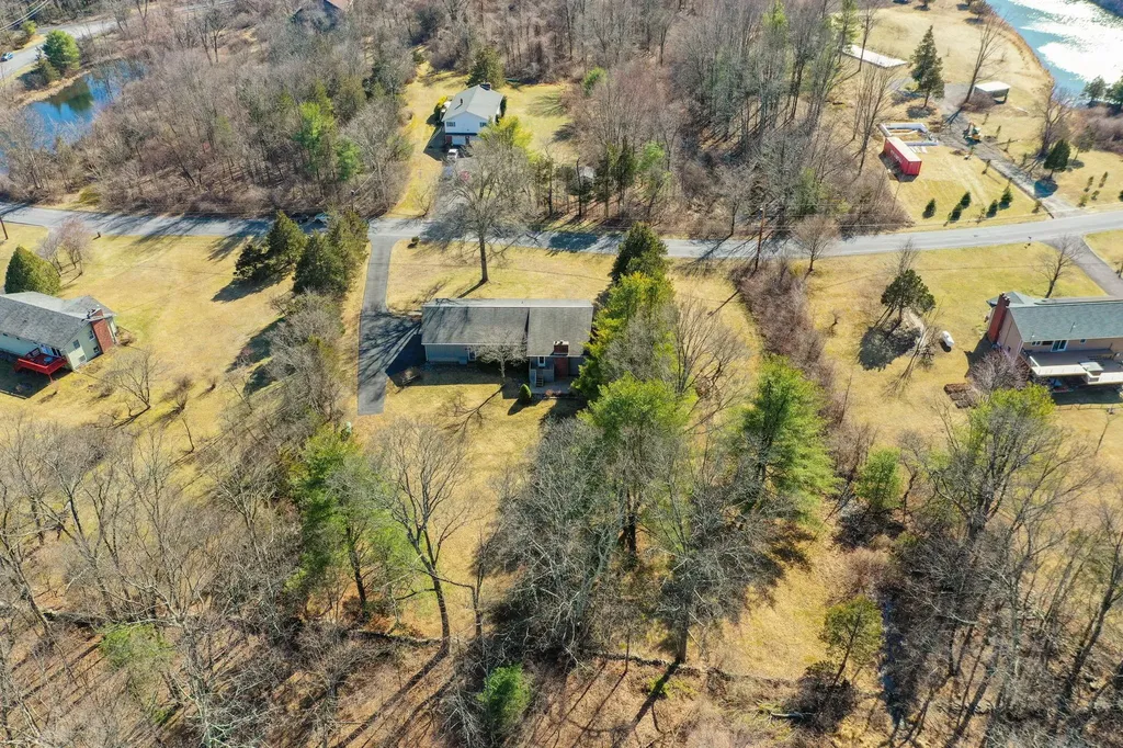 24 Rivka Road Saugerties NY 12477