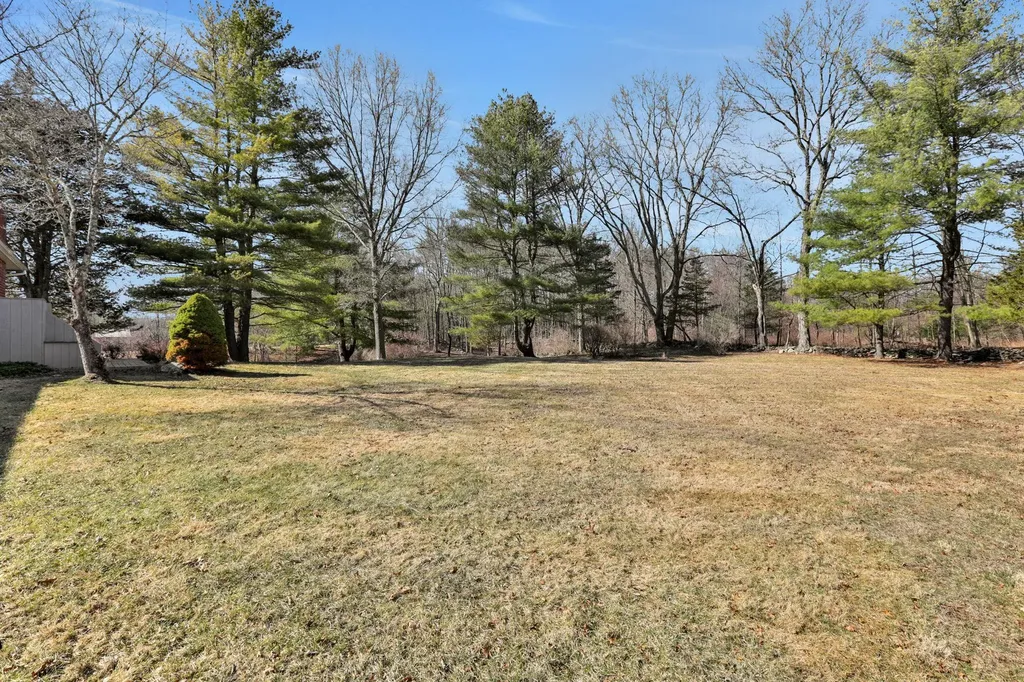 24 Rivka Road Saugerties NY 12477