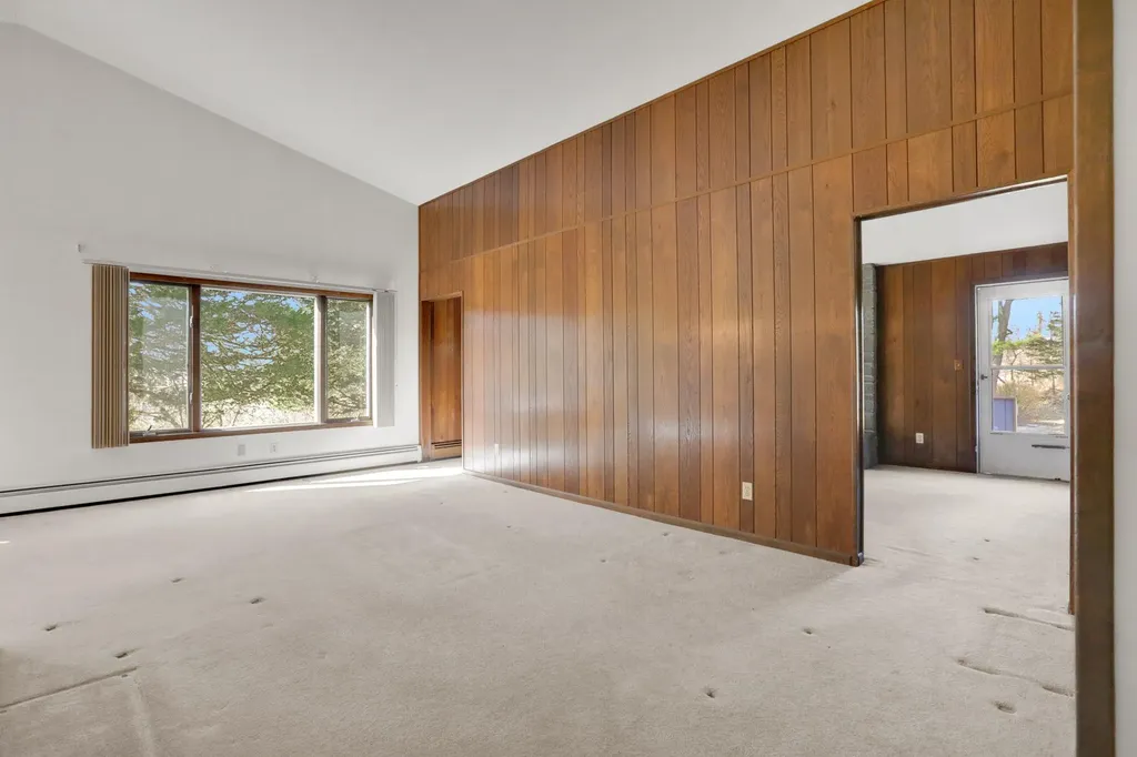24 Rivka Road Saugerties NY 12477