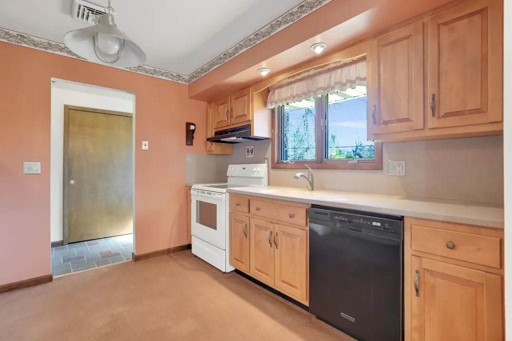 24 Rivka Road Saugerties NY 12477