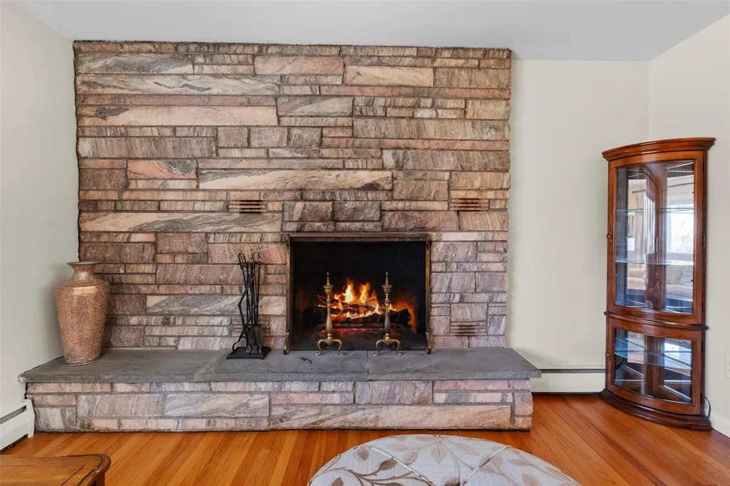 22 Round Hill Road Poughkeepsie NY 12603